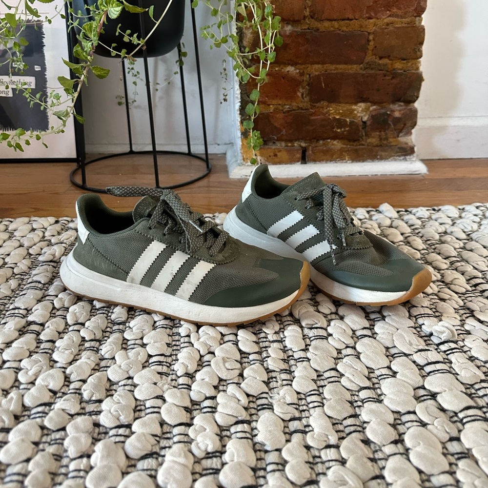 Adidas Women’s BY9303 Green Lace Up Low Top Shoes